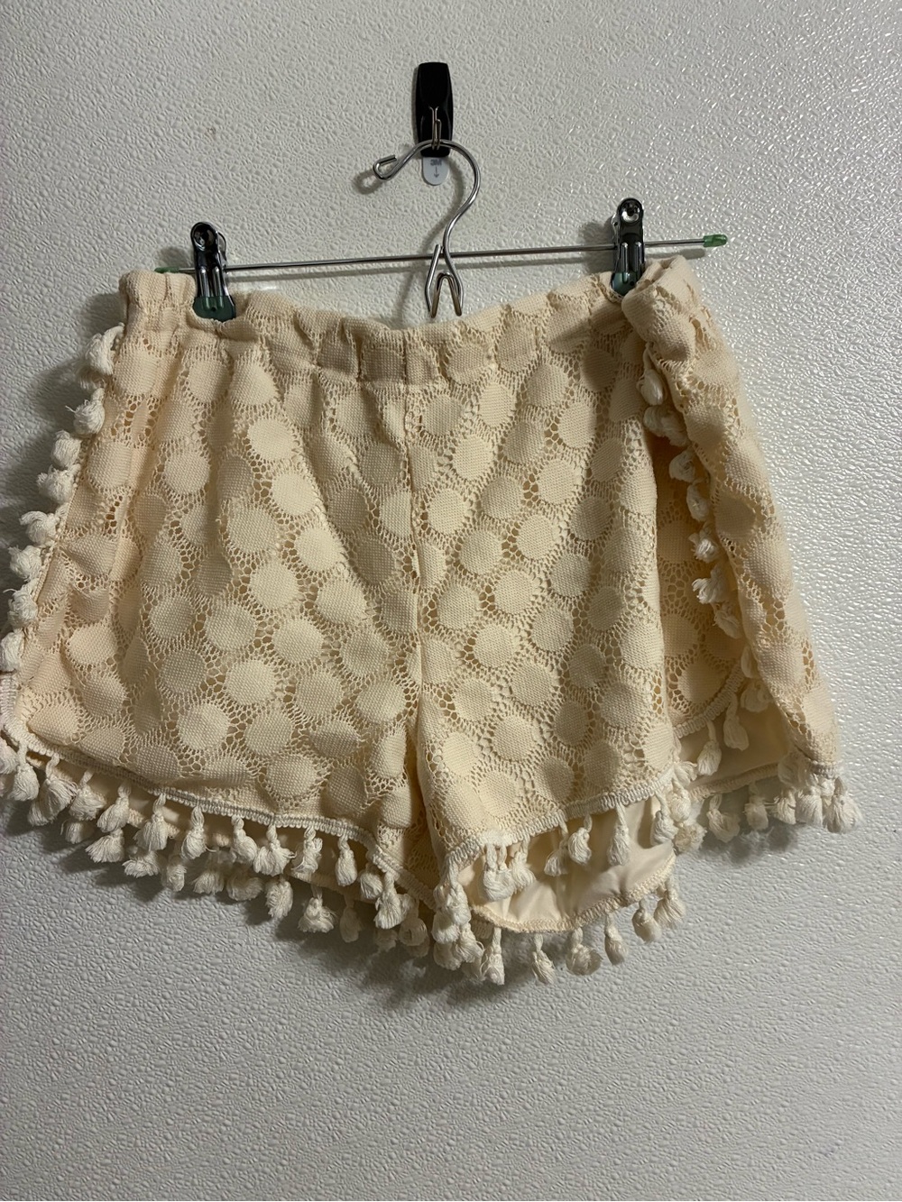 Ban Jara Cream Lace Pom-Pom Women’s Shorts L